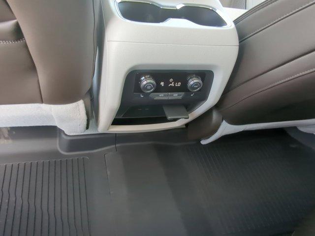 2024 GMC Acadia Vehicle Photo in ALBERTVILLE, AL 35950-0246