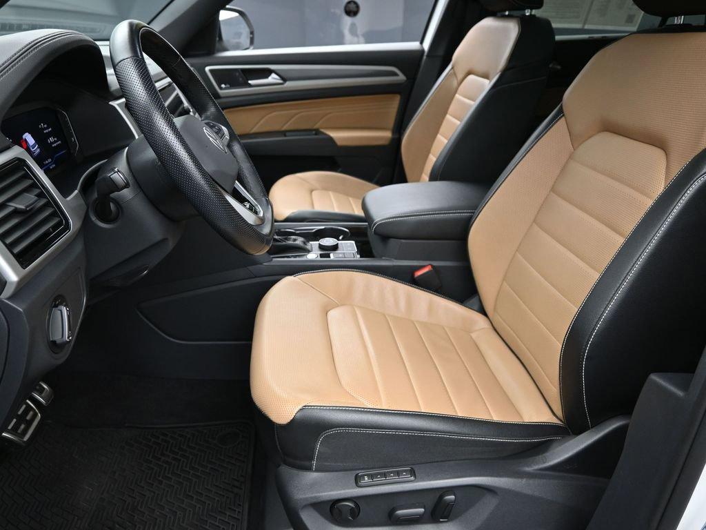 2022 Volkswagen Atlas Cross Sport Vehicle Photo in Marion, IA 52302