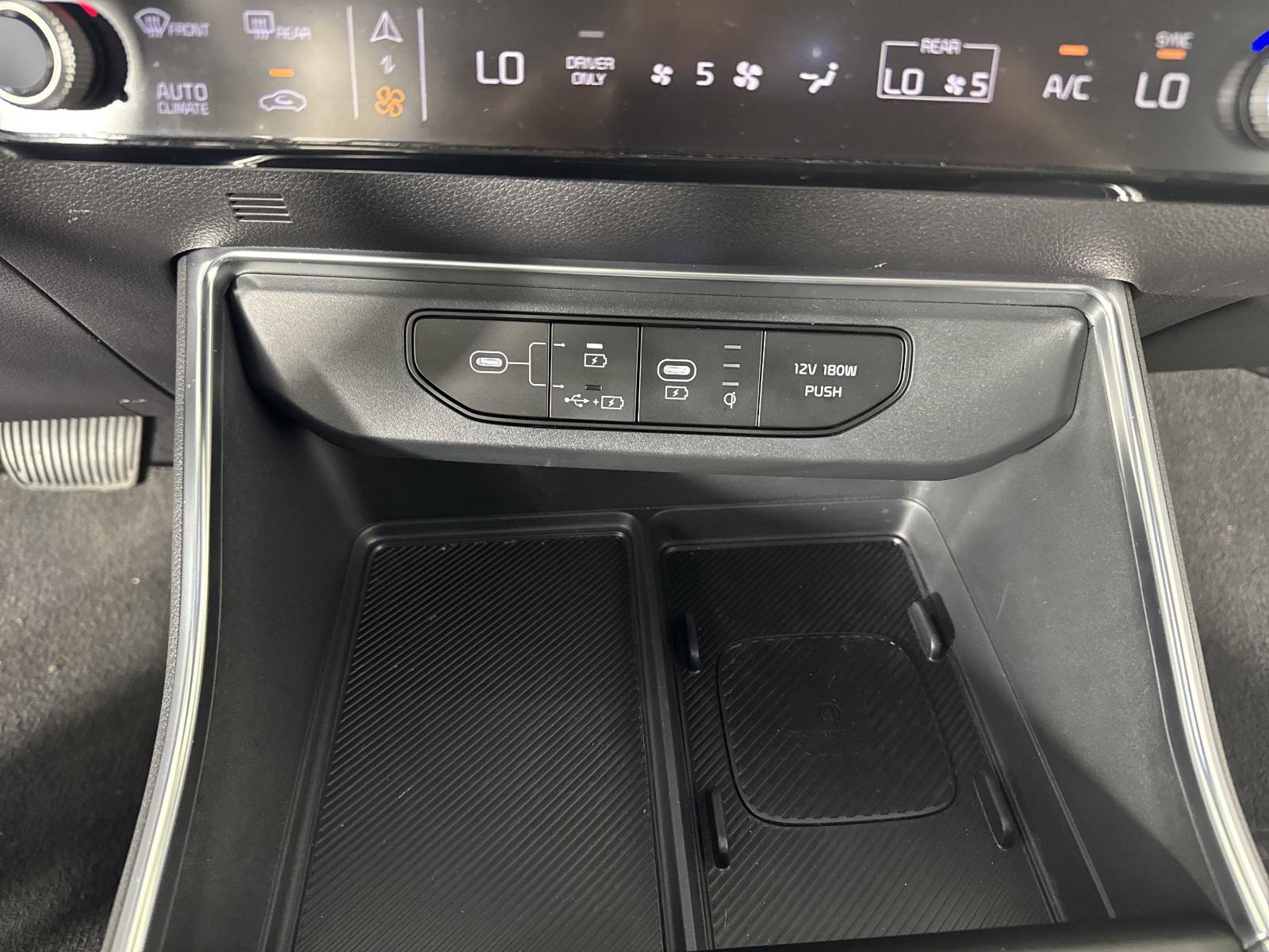 2025 Kia Carnival Hybrid Vehicle Photo in GEORGETOWN, TX 78626-7508