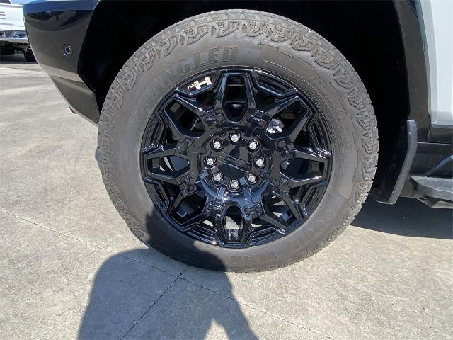 2025 GMC HUMMER EV SUV Vehicle Photo in Greenville, TX 75402