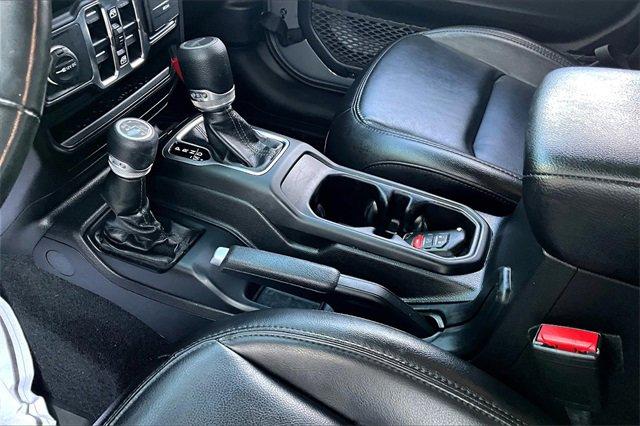 2021 Jeep Gladiator Vehicle Photo in TOPEKA, KS 66609-0000