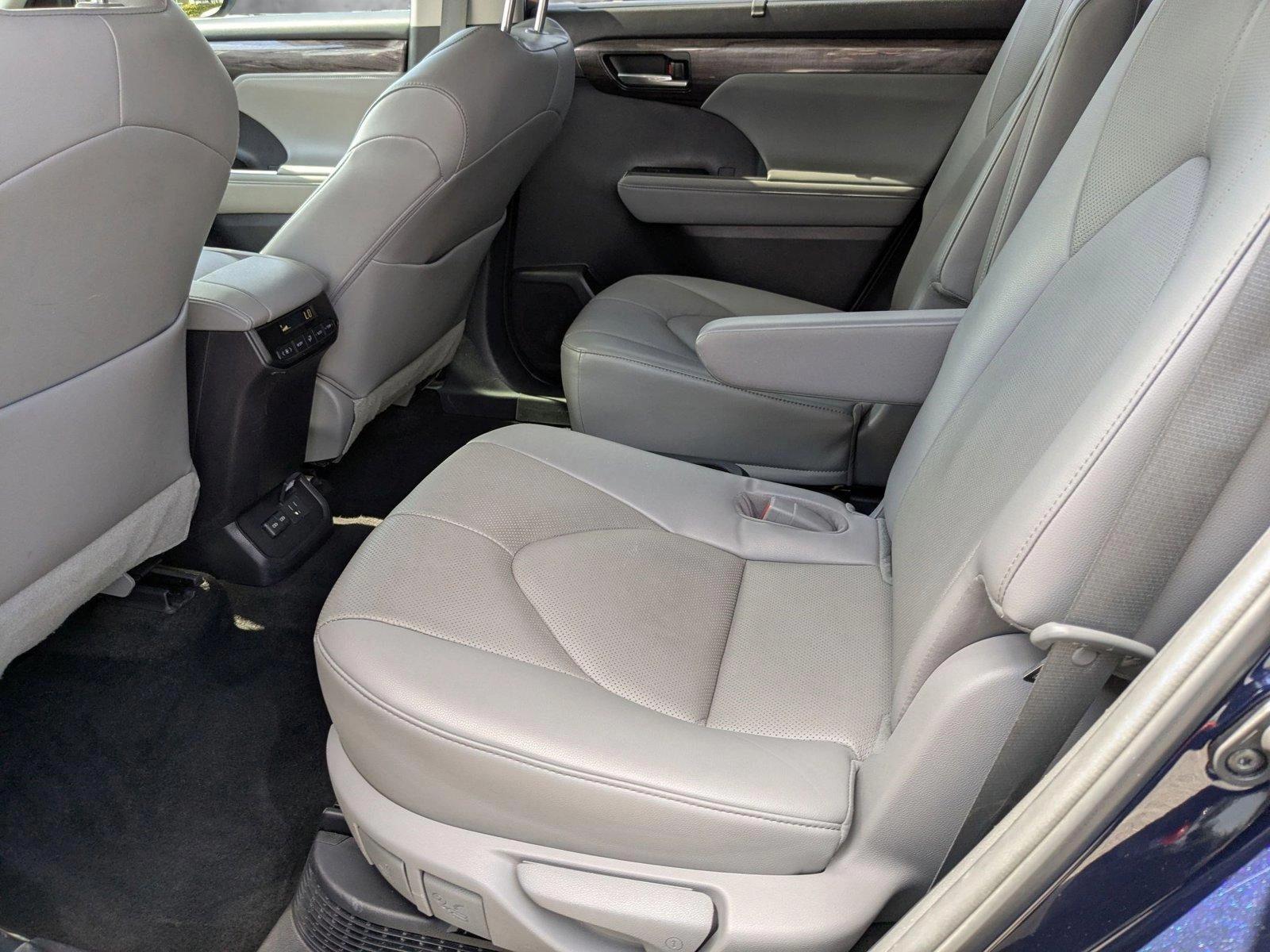 2023 Toyota Highlander Vehicle Photo in Miami, FL 33015