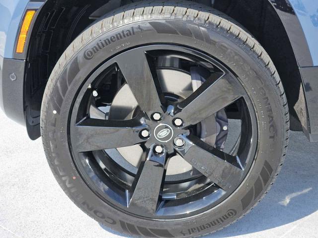 2025 Defender Vehicle Photo in AUSTIN, TX 78717