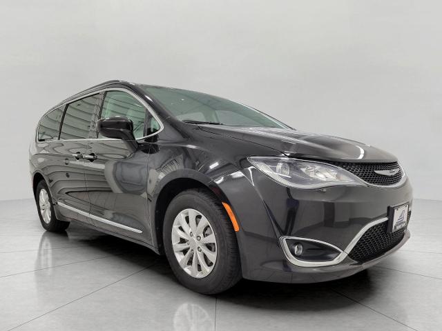 2017 Chrysler Pacifica Vehicle Photo in APPLETON, WI 54914-4656