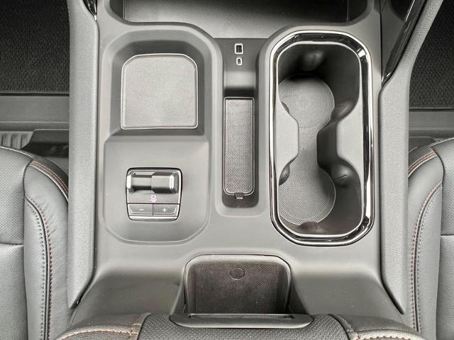 2025 GMC Sierra 2500 HD Vehicle Photo in EFFINGHAM, IL 62401-2832