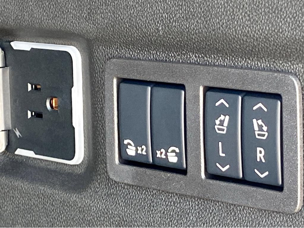 2025 Chevrolet Suburban Vehicle Photo in POOLER, GA 31322-3252