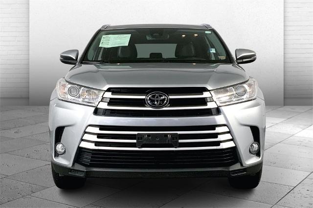 2017 Toyota Highlander Vehicle Photo in Lees Summit, MO 64086