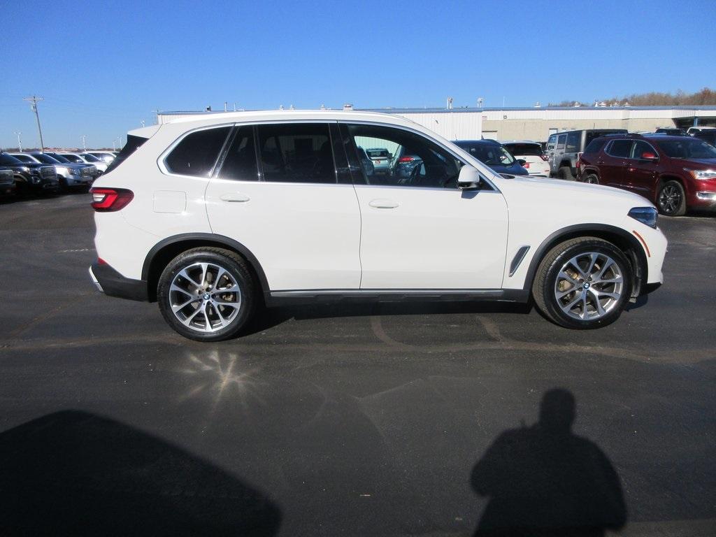 Used 2021 BMW X5 40i with VIN 5UXCR6C02M9H09226 for sale in Collinsville, IL