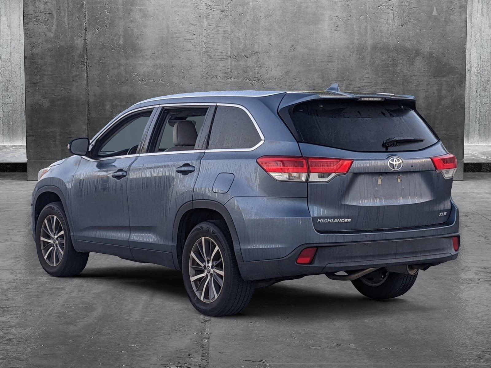 2019 Toyota Highlander Vehicle Photo in Davie, FL 33331