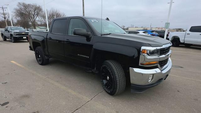 Used 2016 Chevrolet Silverado 1500 LT with VIN 3GCUKREC1GG293304 for sale in Saint Cloud, Minnesota