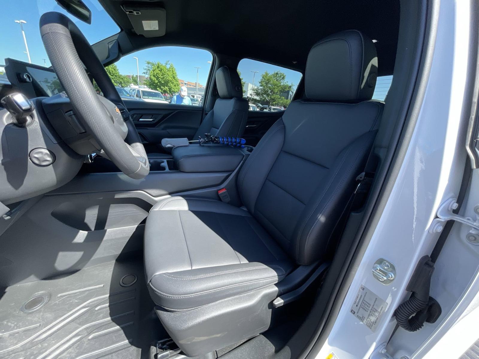 2024 Chevrolet Silverado EV Vehicle Photo in BENTONVILLE, AR 72712-4322