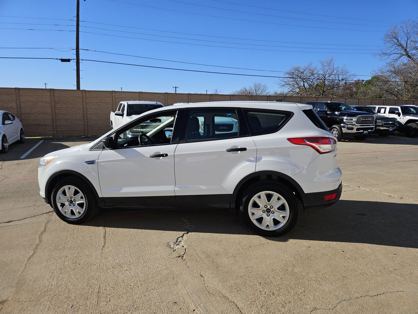 2016 Ford ESCA Vehicle Photo in NORTH RICHLAND HILLS, TX 76180-7199