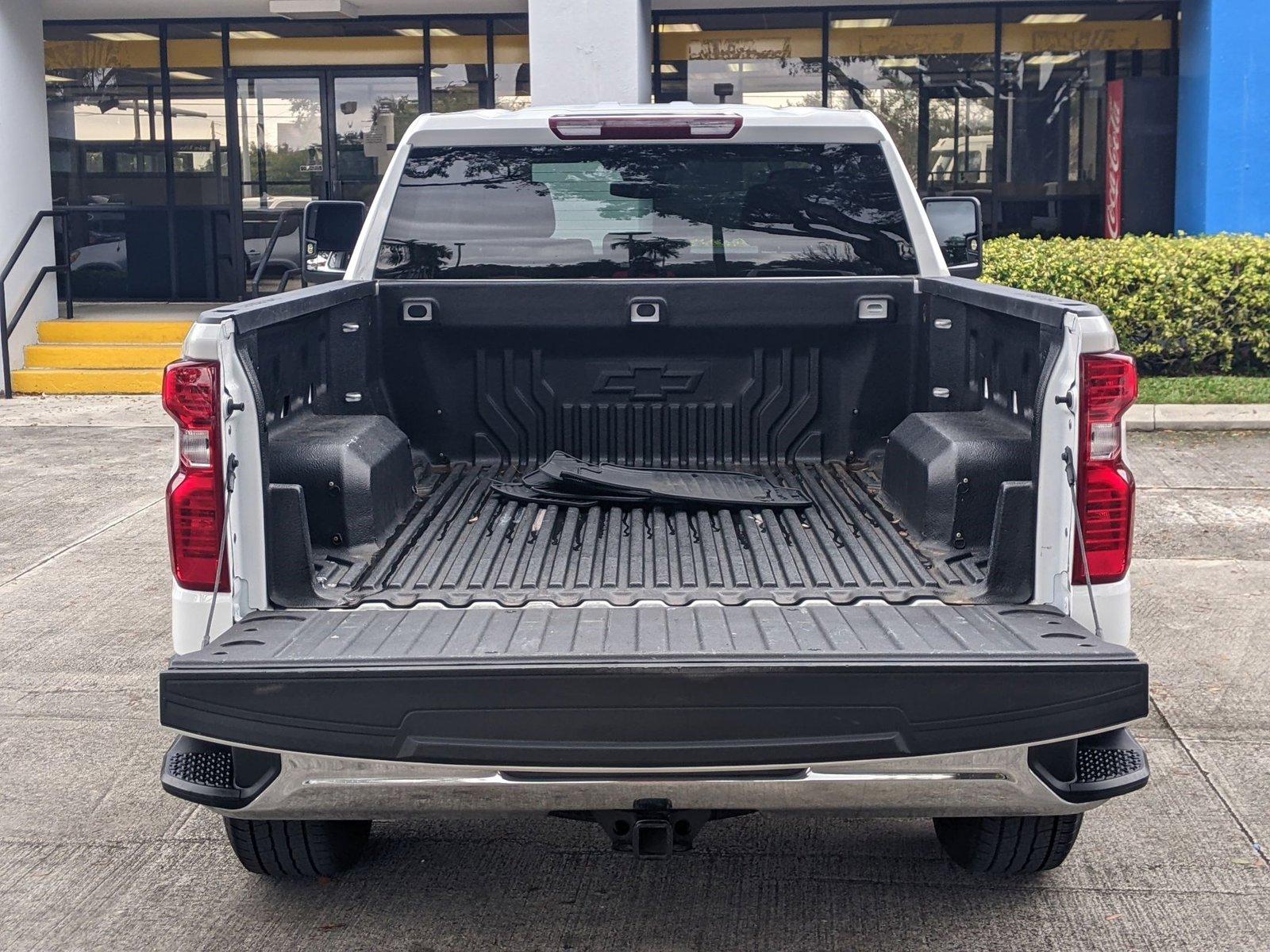 2023 Chevrolet Silverado 1500 Vehicle Photo in PEMBROKE PINES, FL 33024-6534