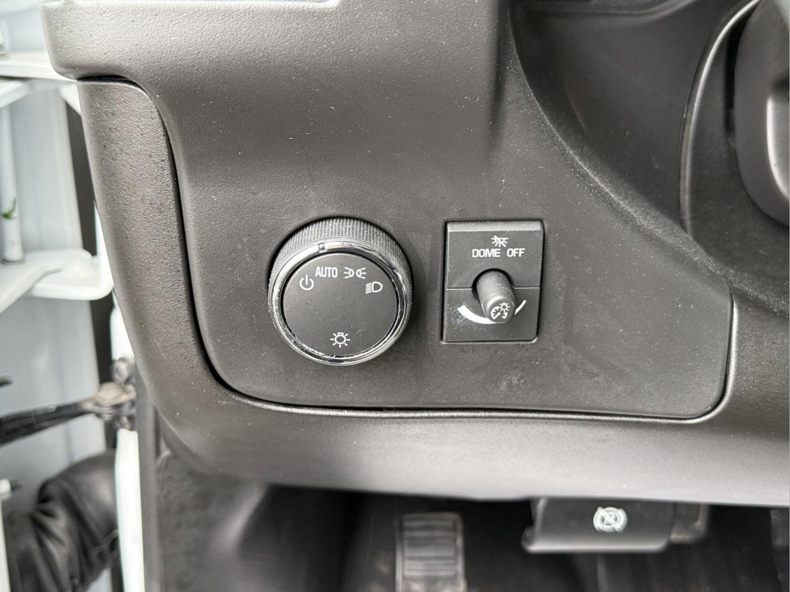 2024 Chevrolet Express Cutaway 3500 Vehicle Photo in GEORGETOWN, TX 78626-7508