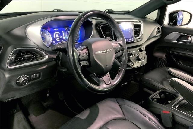 2019 Chrysler Pacifica Vehicle Photo in Lees Summit, MO 64086