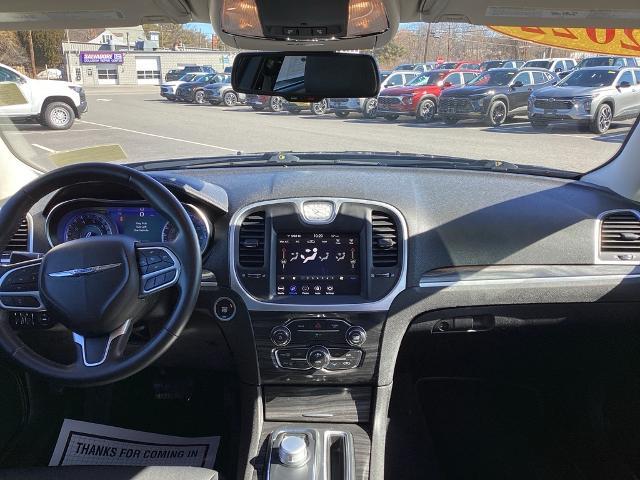 2022 Chrysler 300 Vehicle Photo in Gardner, MA 01440