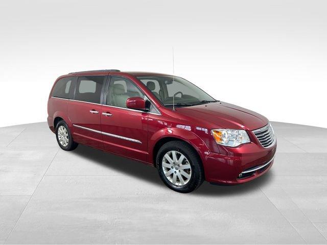 2016 Chrysler Town & Country Vehicle Photo in MEDINA, OH 44256-9631
