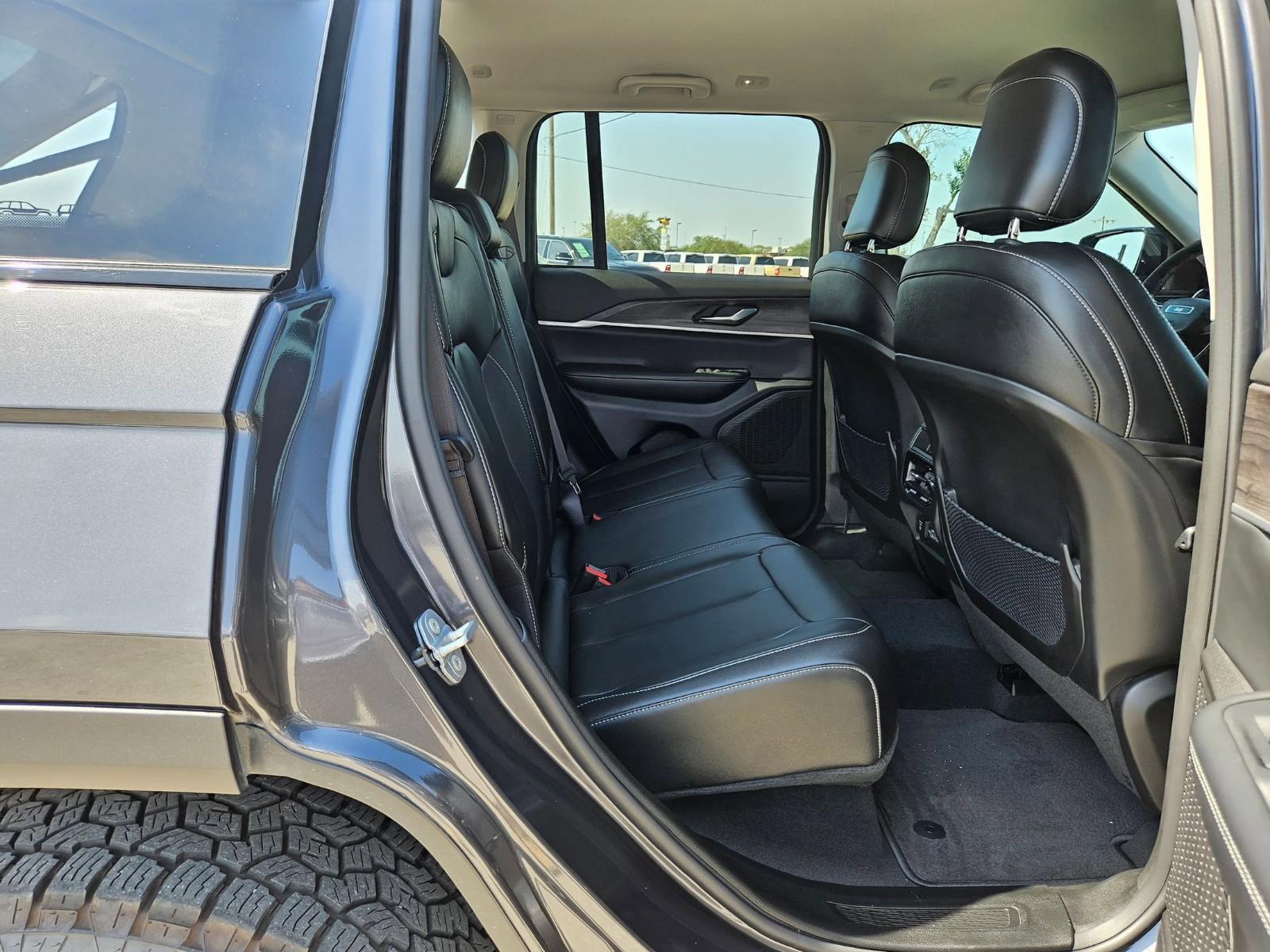 2023 Jeep Grand Cherokee Vehicle Photo in Seguin, TX 78155