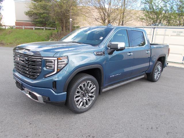 2025 GMC Sierra 1500 Vehicle Photo in LOWELL, MA 01852-4336