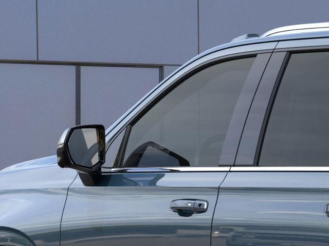 2025 Chevrolet Suburban Vehicle Photo in KANSAS CITY, MO 64114-4502
