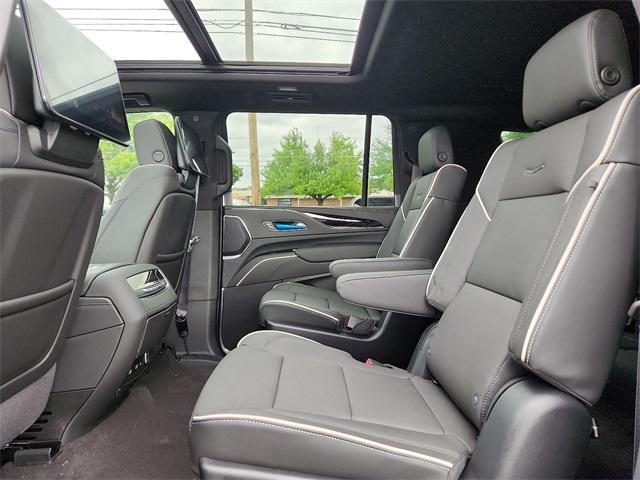 2024 Cadillac Escalade ESV Vehicle Photo in ALLENTOWN, PA 18103-7399