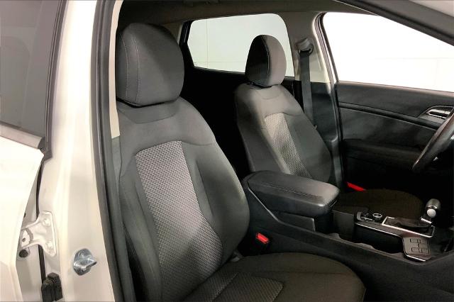 2024 Kia Sportage Vehicle Photo in Lees Summit, MO 64086