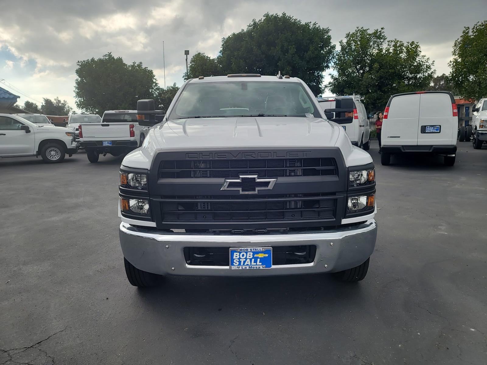 2023 Chevrolet Silverado Chassis Cab Vehicle Photo in LA MESA, CA 91942-8211