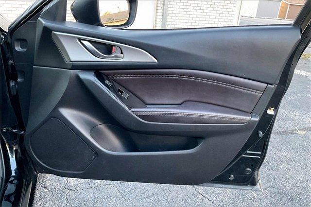 2017 Mazda Mazda3 4-Door Vehicle Photo in INDEPENDENCE, MO 64055-1314