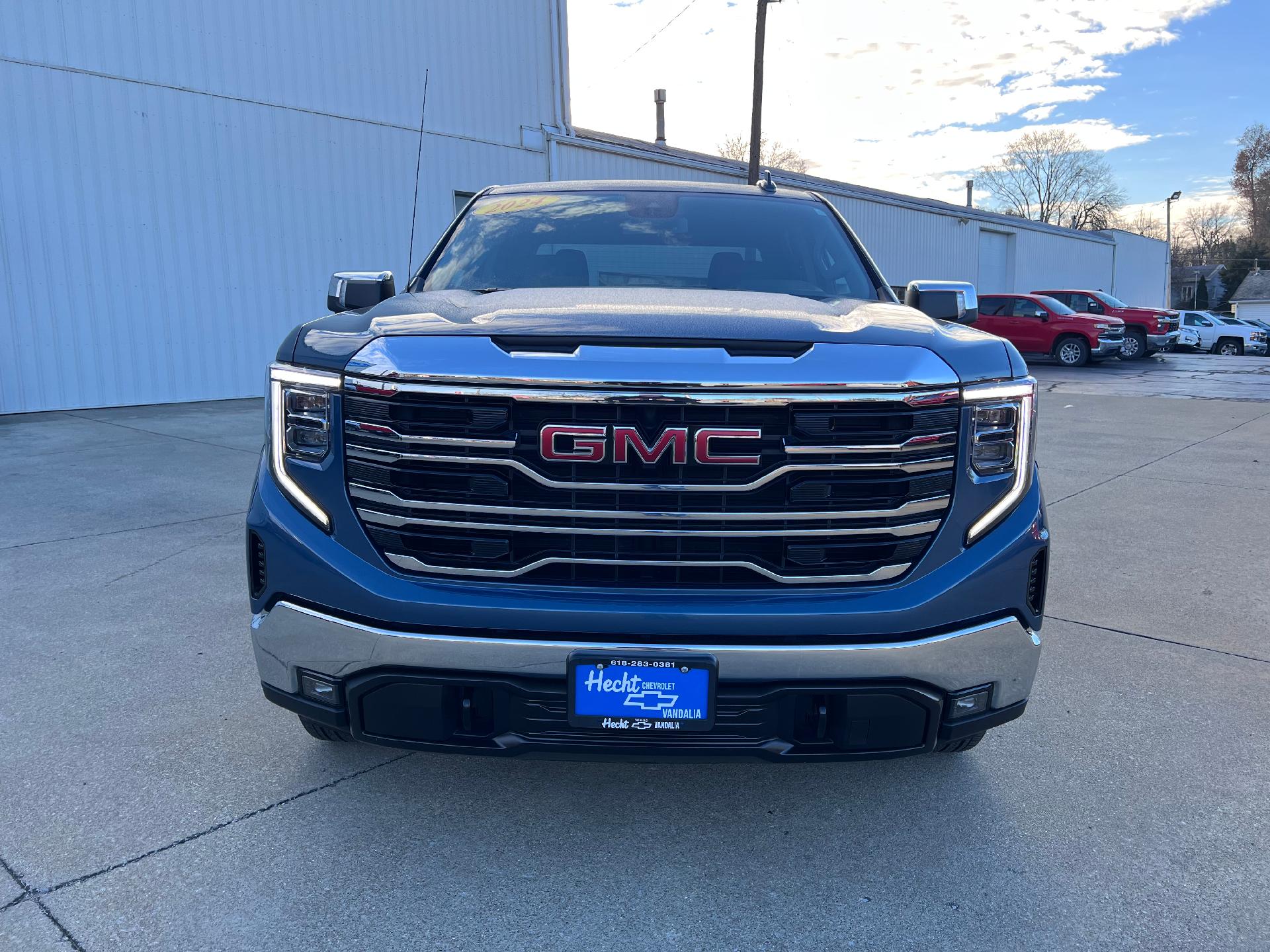 Used 2024 GMC Sierra 1500 SLT with VIN 1GTUUDED3RZ184951 for sale in Vandalia, IL