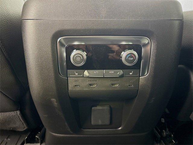 2025 GMC Yukon XL Vehicle Photo in PUYALLUP, WA 98371-4149