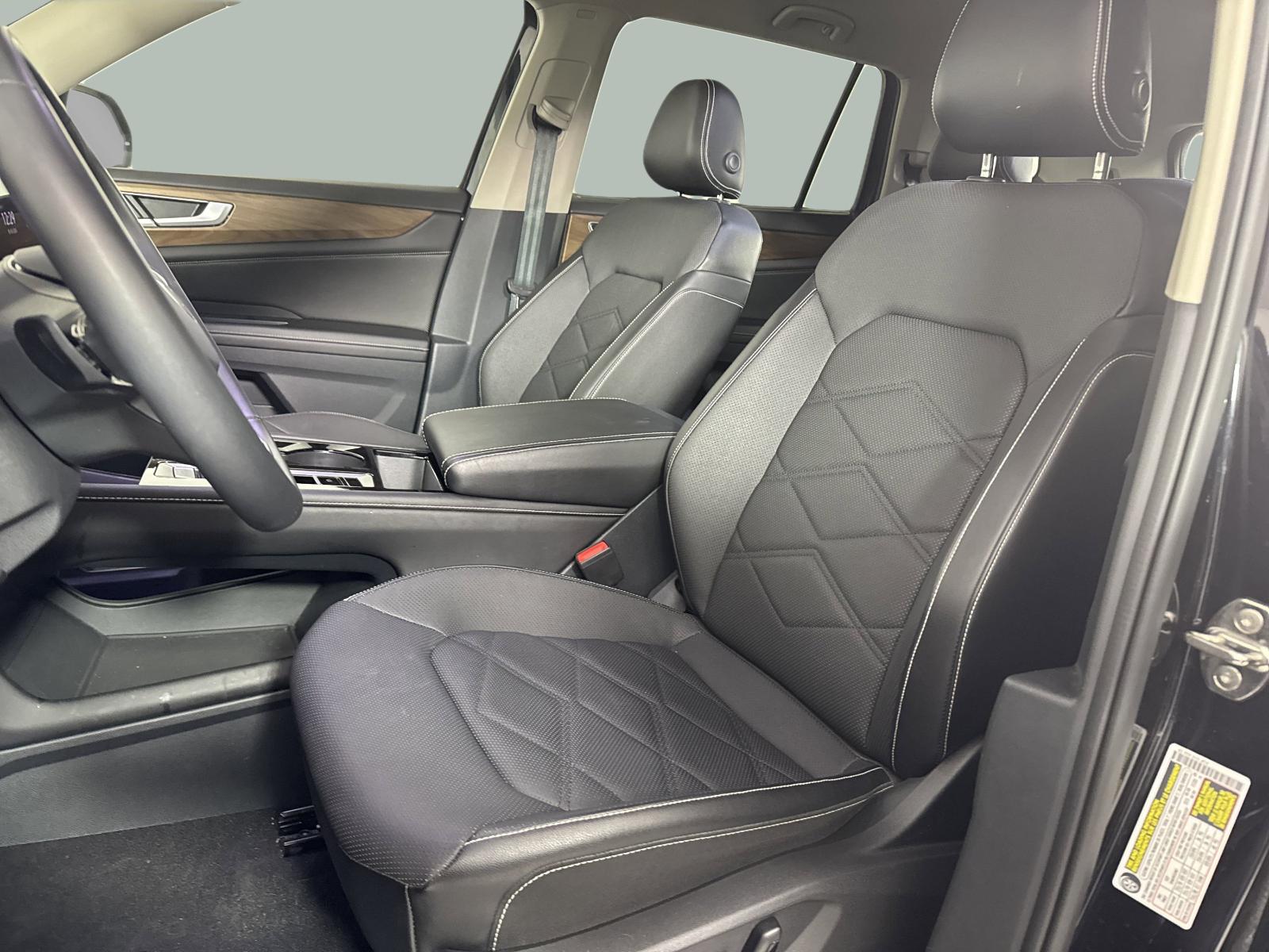 2024 Volkswagen Atlas Vehicle Photo in Georgetown, TX 78626