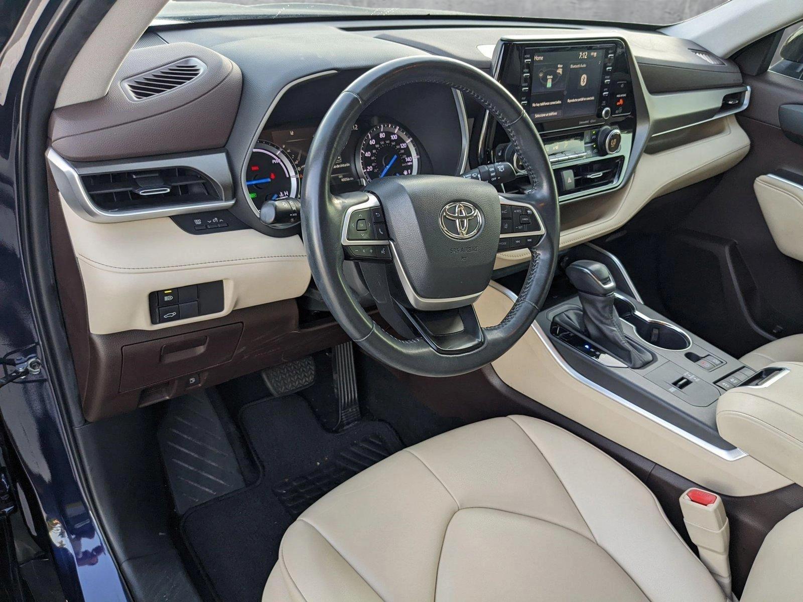 2022 Toyota Highlander Vehicle Photo in Davie, FL 33331