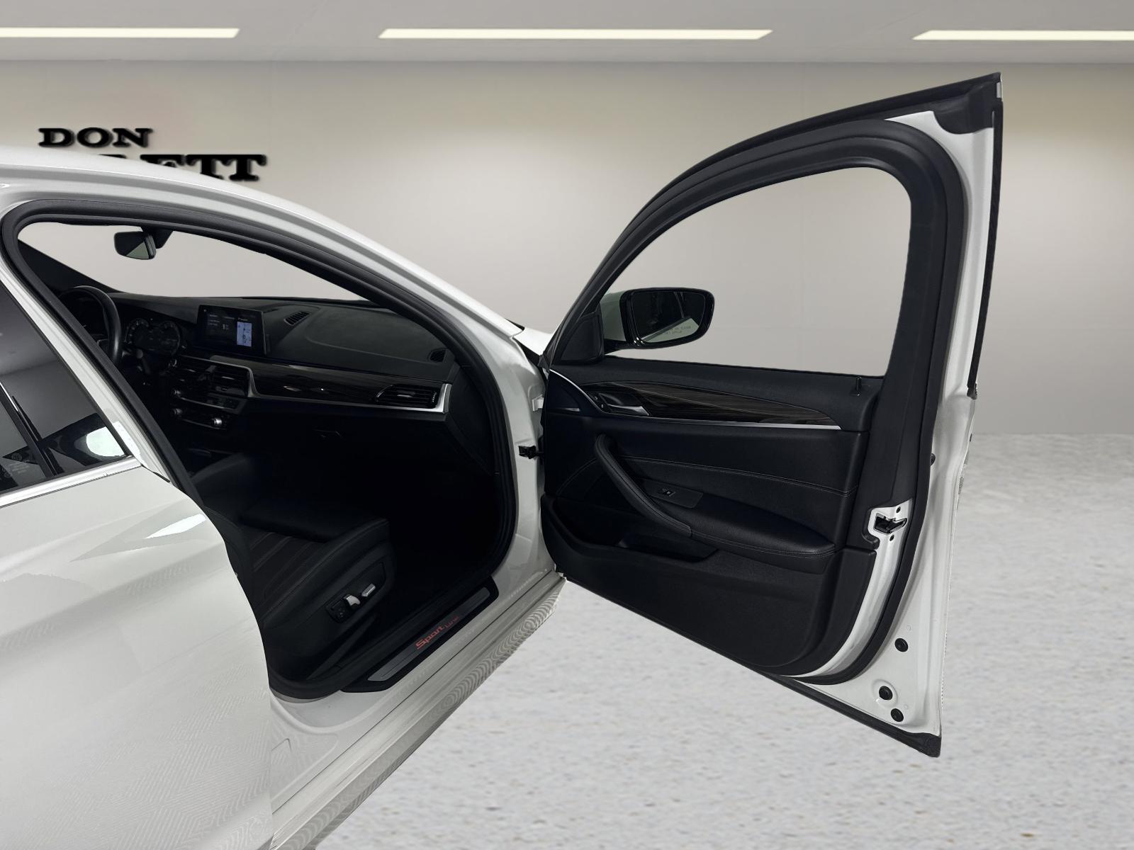 2018 BMW 5 Series Vehicle Photo in GEORGETOWN, TX 78626-7508