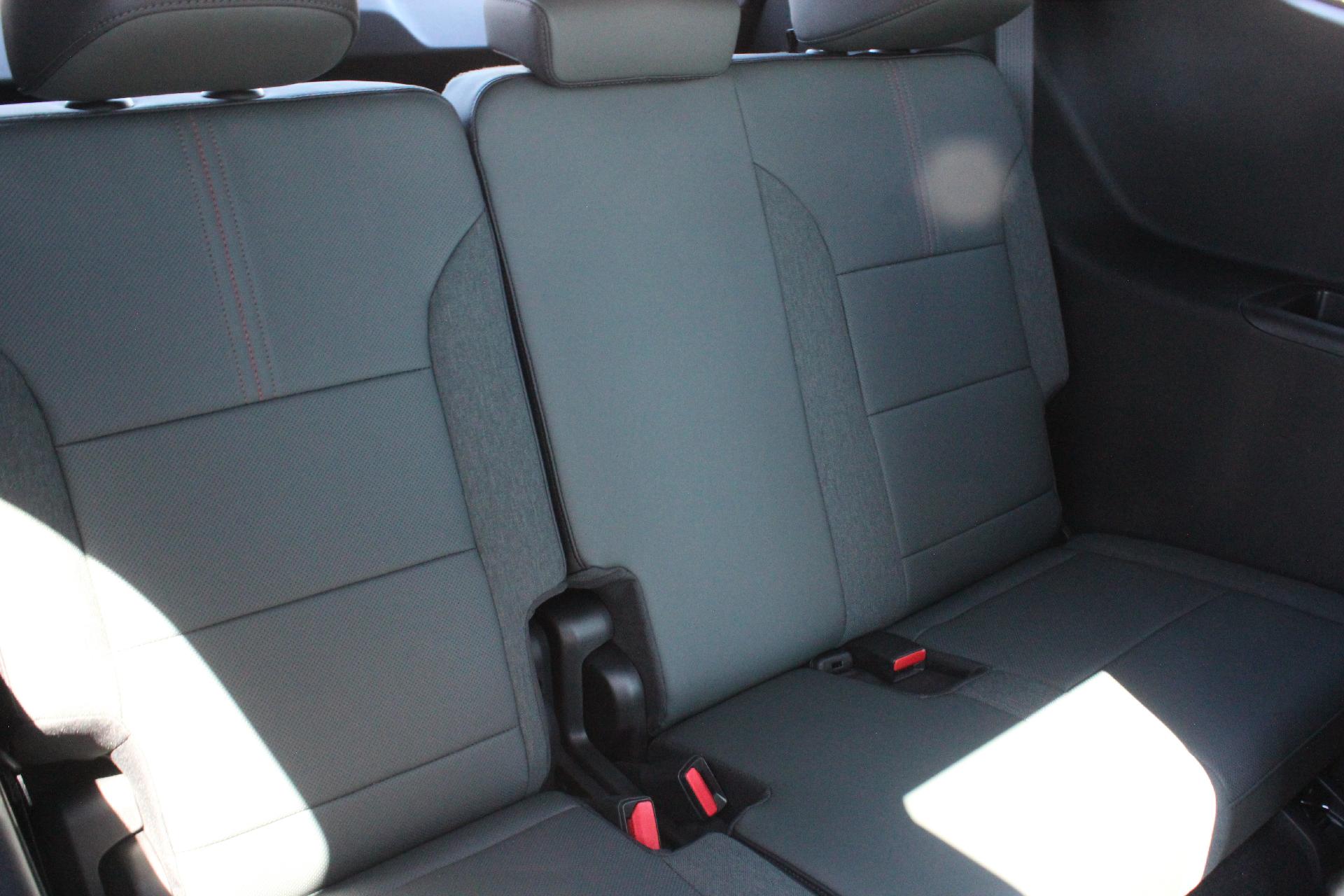 2025 GMC Acadia Vehicle Photo in AURORA, CO 80012-4011