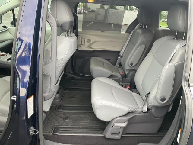 2021 Toyota Sienna Vehicle Photo in Oshkosh, WI 54904