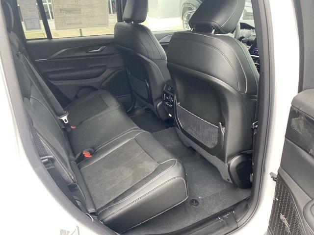 2025 Jeep Grand Cherokee Vehicle Photo in Doylsetown, PA 18901