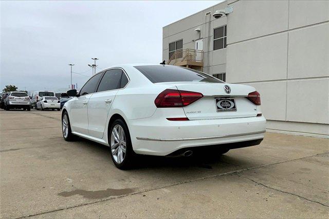2018 Volkswagen Passat Vehicle Photo in TOPEKA, KS 66609-0000