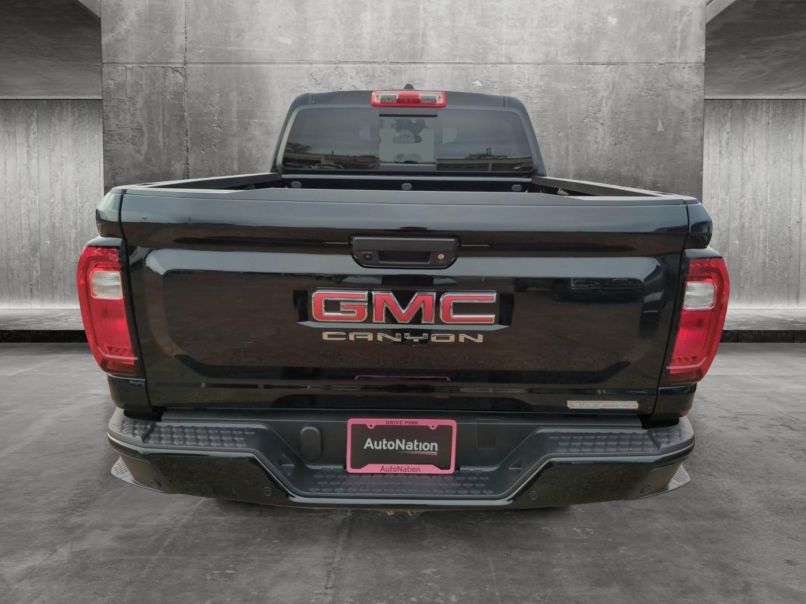 2024 GMC Canyon Vehicle Photo in MEMPHIS, TN 38115-1503