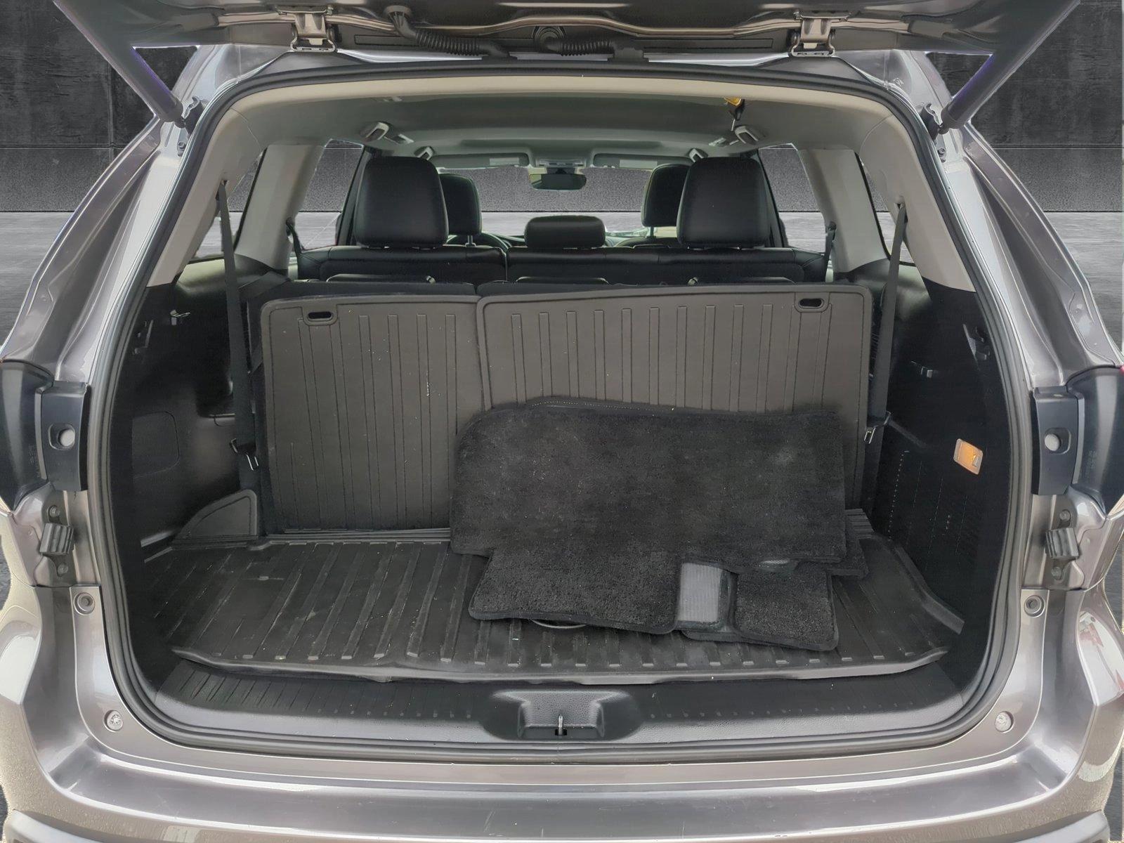 2019 Toyota Highlander Vehicle Photo in Memphis, TN 38125