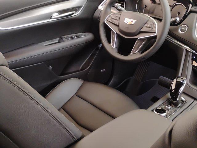 2025 Cadillac XT5 Vehicle Photo in PINEVILLE, NC 28134-8495