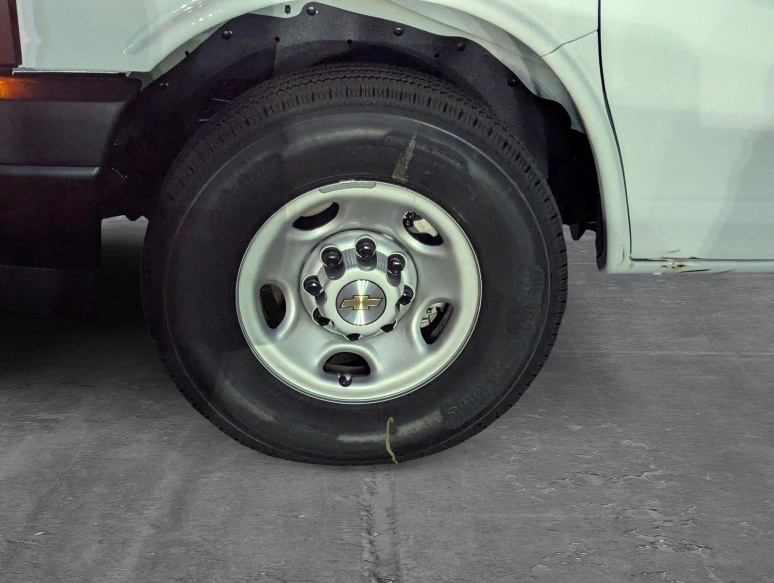 2025 Chevrolet Express Cargo 2500 Vehicle Photo in MIAMI, FL 33134-2699