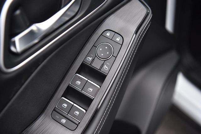 2025 Nissan Rogue Vehicle Photo in Ballwin, MO 63011