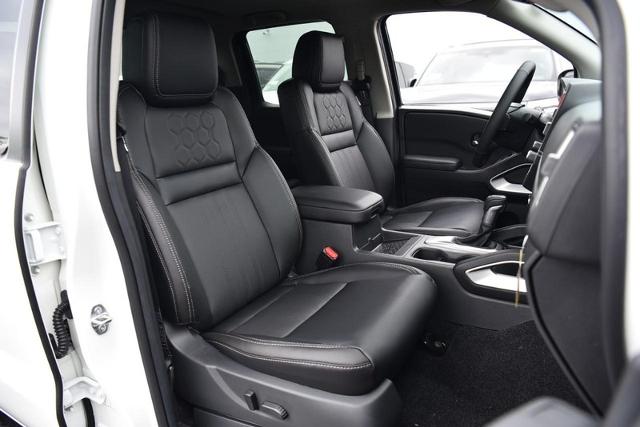 2025 Nissan Frontier Vehicle Photo in Ballwin, MO 63011