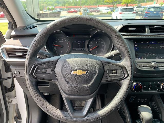2022 Chevrolet Trailblazer Vehicle Photo in MOON TOWNSHIP, PA 15108-2571