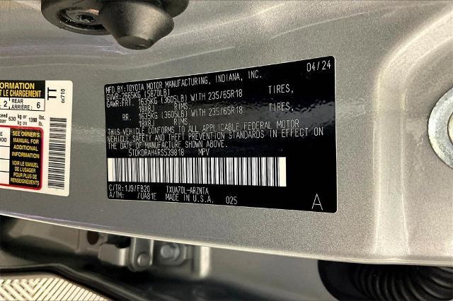 2024 Toyota Highlander Vehicle Photo in Tulsa, OK 74129