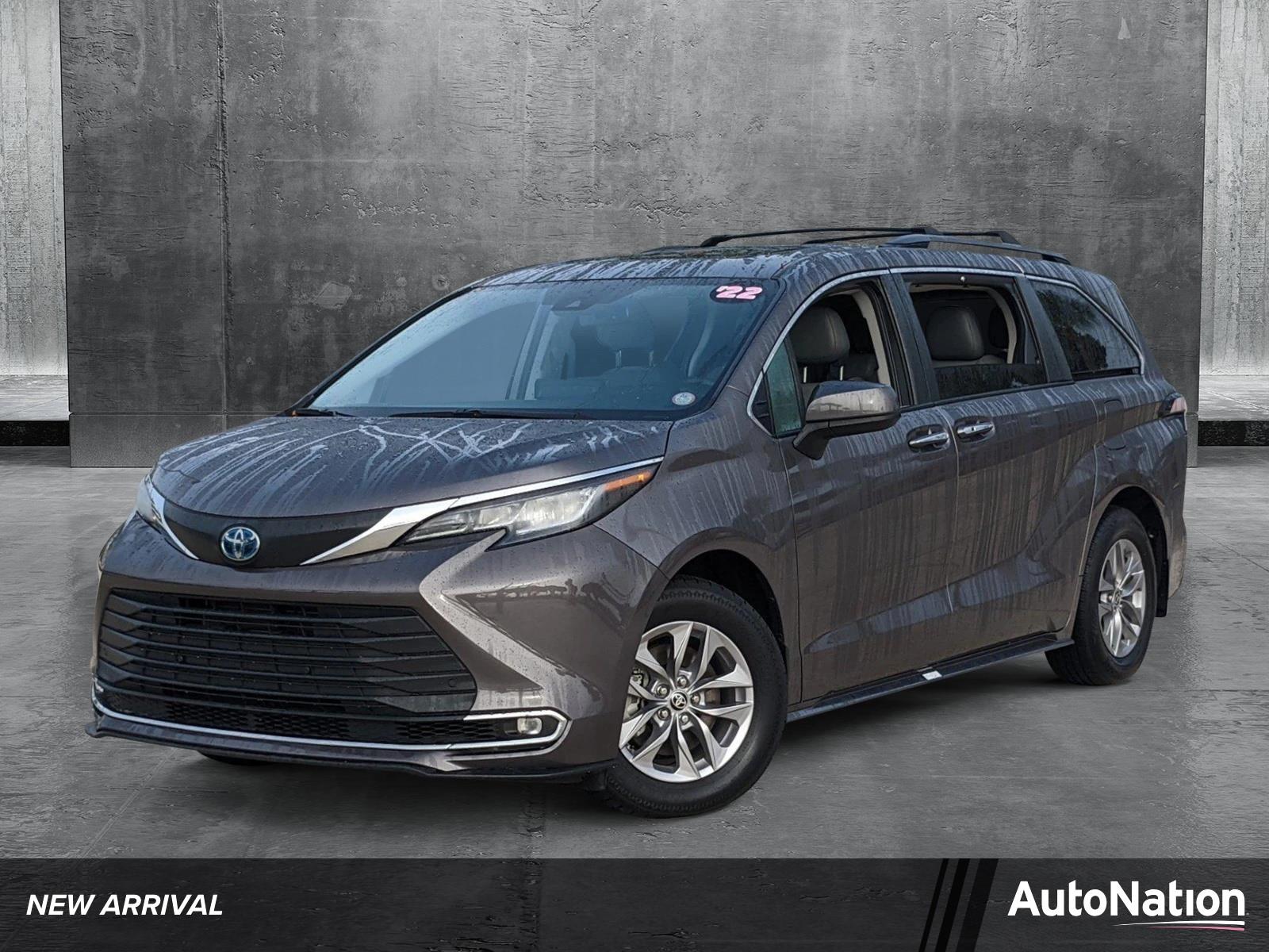 2022 Toyota Sienna Vehicle Photo in Davie, FL 33331