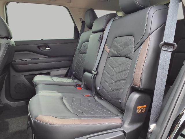 2025 Nissan Pathfinder Vehicle Photo in Oshkosh, WI 54904