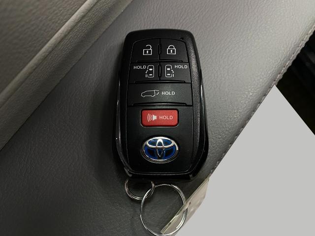 2024 Toyota Sienna Vehicle Photo in Appleton, WI 54913
