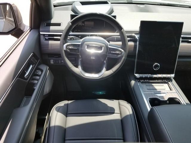 2025 GMC Sierra EV Vehicle Photo in ELYRIA, OH 44035-6349