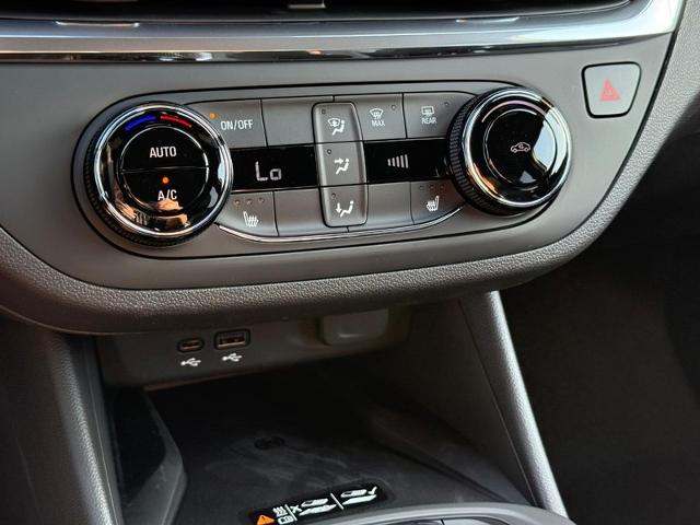 2025 Buick Envista Vehicle Photo in COLUMBIA, MO 65203-3903